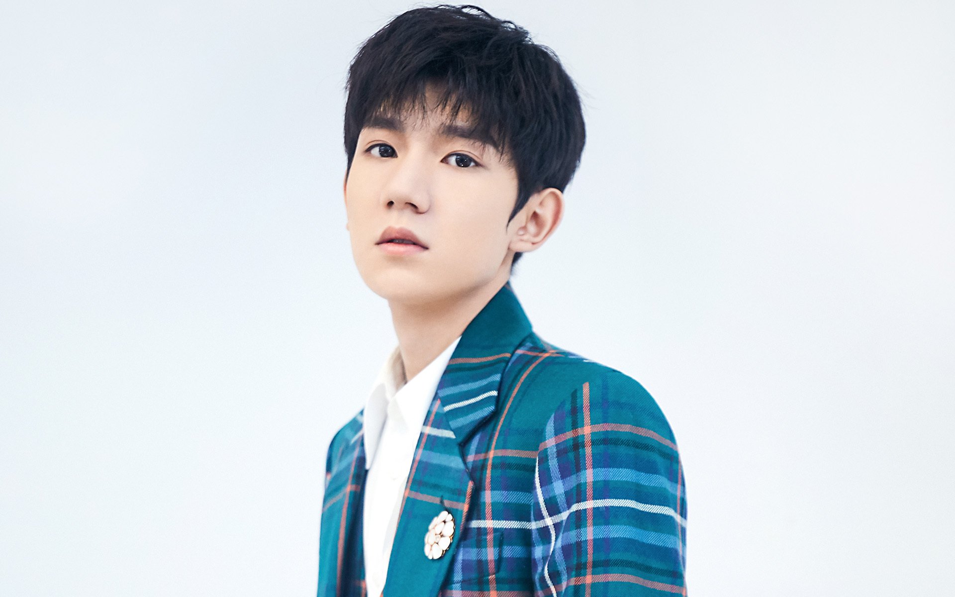 AYX体育-史密斯赛场表现获教练高度评价，史密斯比赛视频