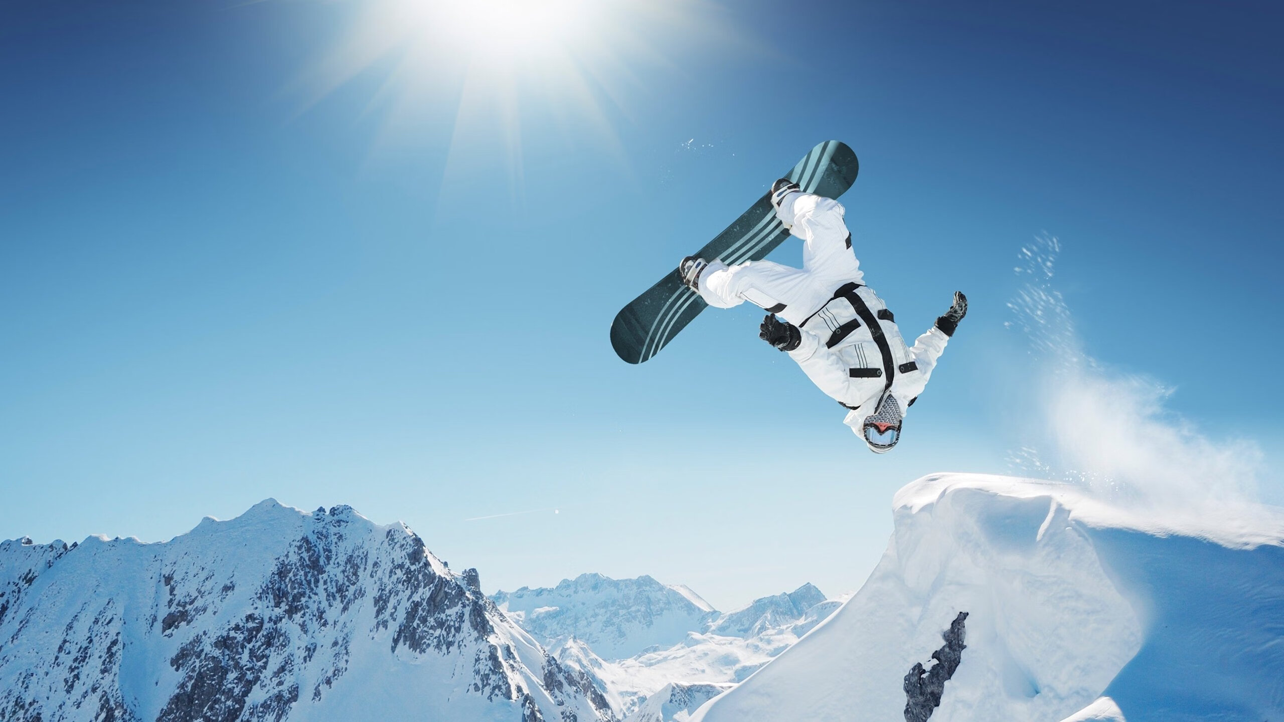 “弯道大师：漂移技艺的经典大比拼”，网红弯漂移视频